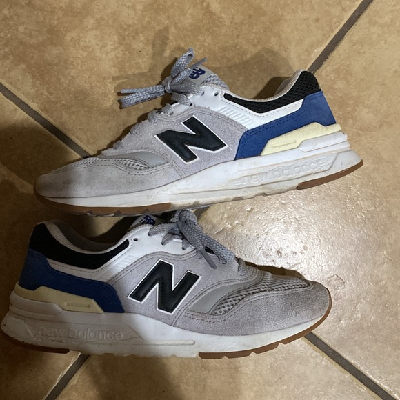 New balance Shoes - Picture 15 of 16